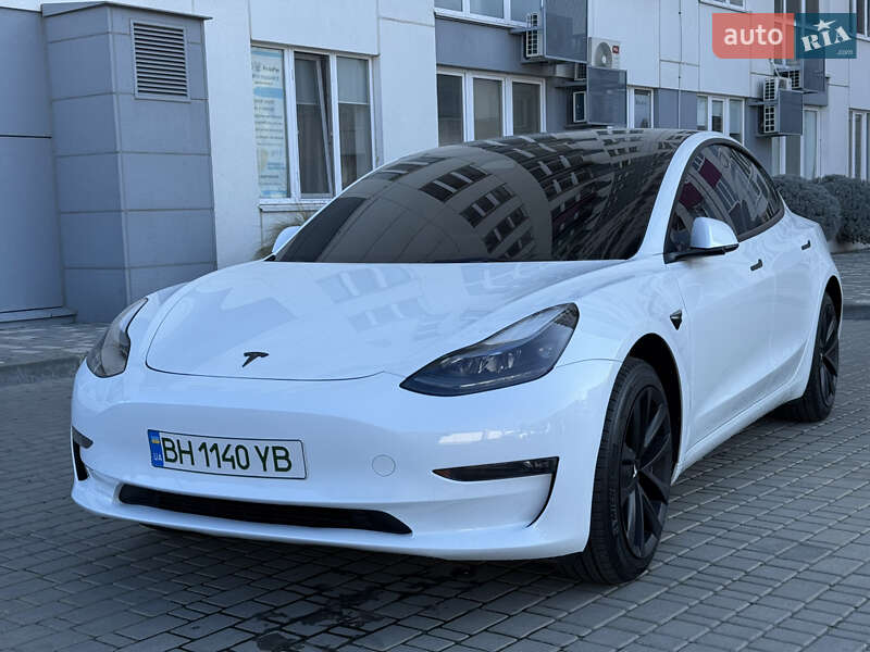 Седан Tesla Model 3 2023 в Одессе