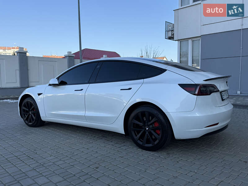 Седан Tesla Model 3 2023 в Одессе