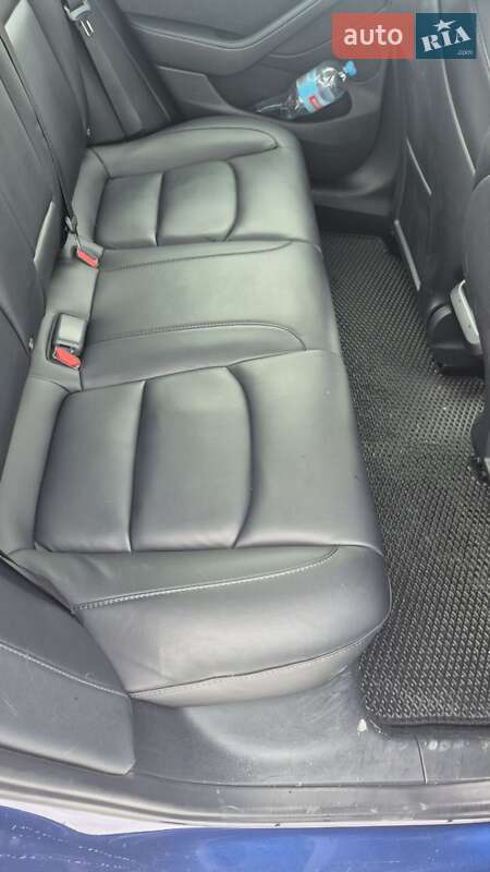 Седан Tesla Model 3 2022 в Днепре