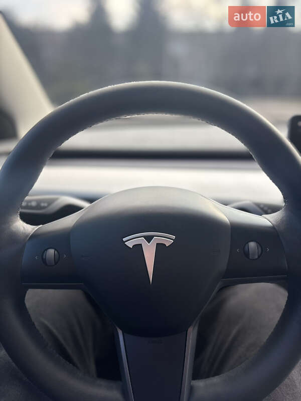 Седан Tesla Model 3 2021 в Кременчуге