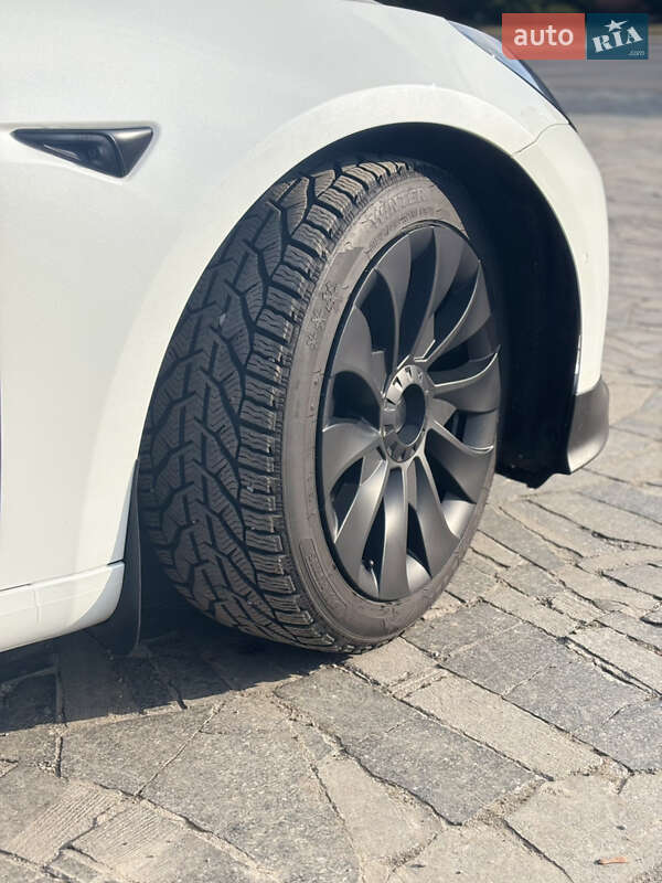 Седан Tesla Model 3 2021 в Кременчуге