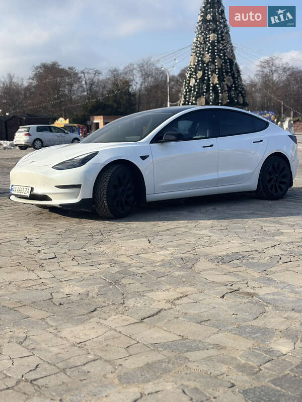 Седан Tesla Model 3 2021 в Кременчуге
