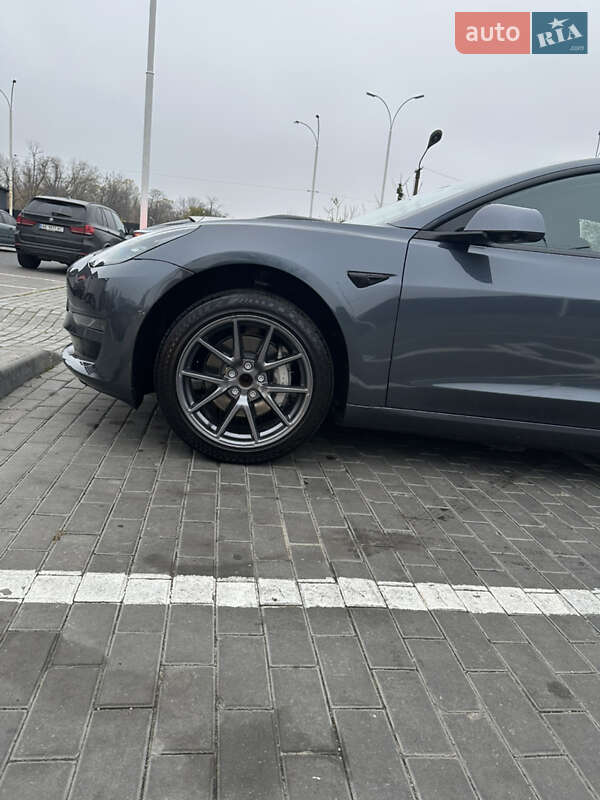 Седан Tesla Model 3 2021 в Днепре