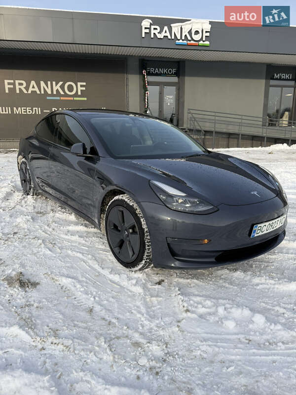 Седан Tesla Model 3 2023 в Львові