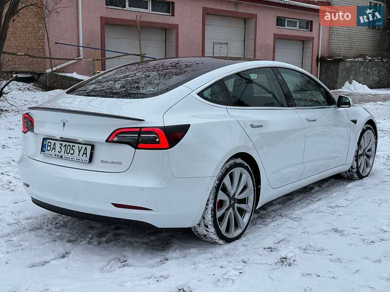 Седан Tesla Model 3 2019 в Кропивницком