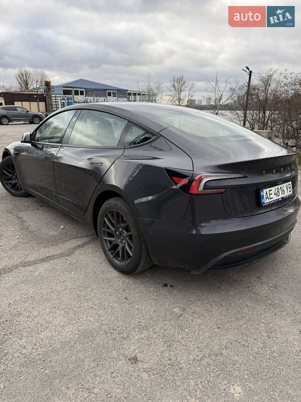 Седан Tesla Model 3 2024 в Днепре
