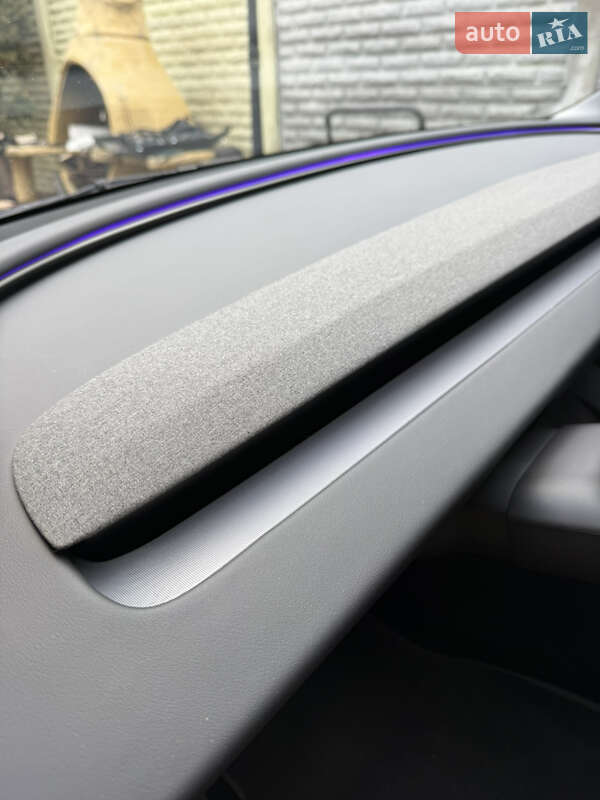 Седан Tesla Model 3 2024 в Днепре