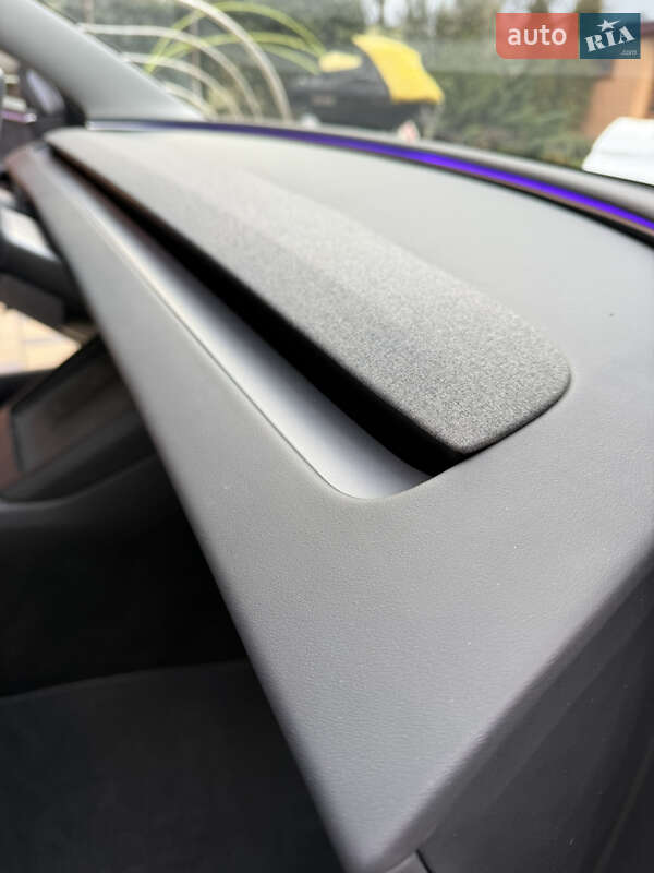 Седан Tesla Model 3 2024 в Днепре