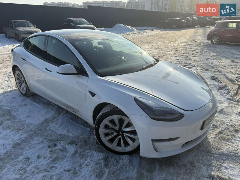 Седан Tesla Model 3 2022 в Киеве