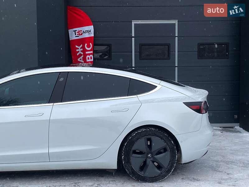 Седан Tesla Model 3 2019 в Киеве фото 7 Седан Tesla Model 3 2019 в Киеве