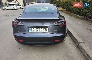 Седан Tesla Model 3 2019 в Львові