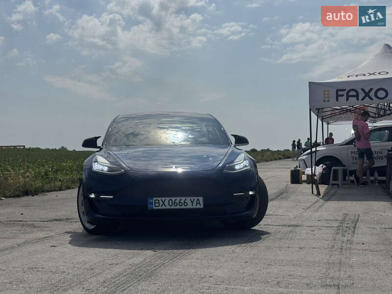 Седан Tesla Model 3 2018 в Хмельницькому