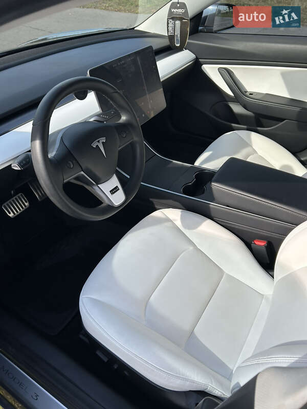 Седан Tesla Model 3 2020 в Києві