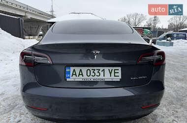 Седан Tesla Model 3 2022 в Киеве