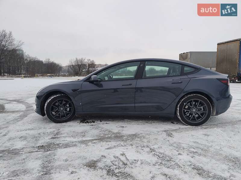 Седан Tesla Model 3 2023 в Кропивницькому