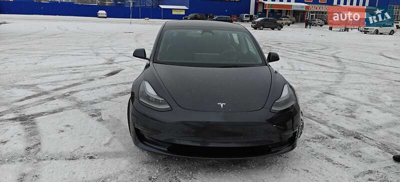 Седан Tesla Model 3 2023 в Кропивницькому
