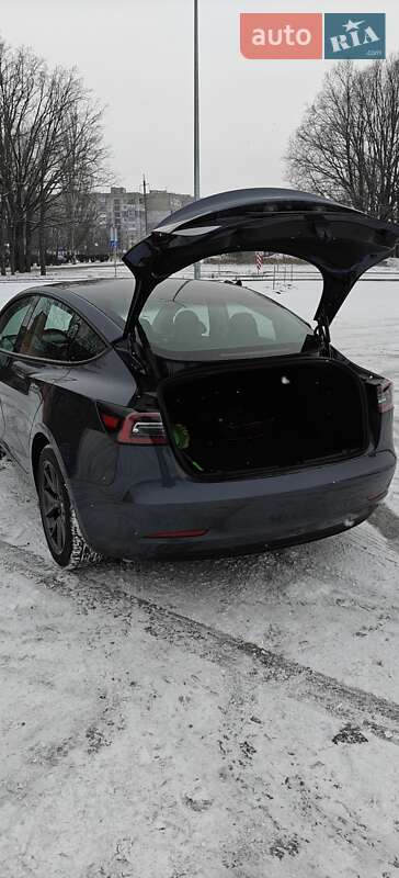 Седан Tesla Model 3 2023 в Кропивницькому