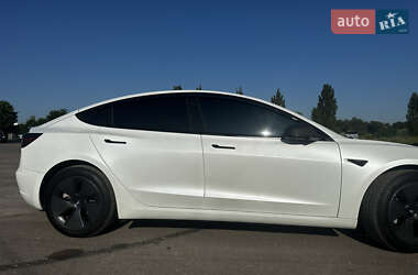 Седан Tesla Model 3 2023 в Ровно