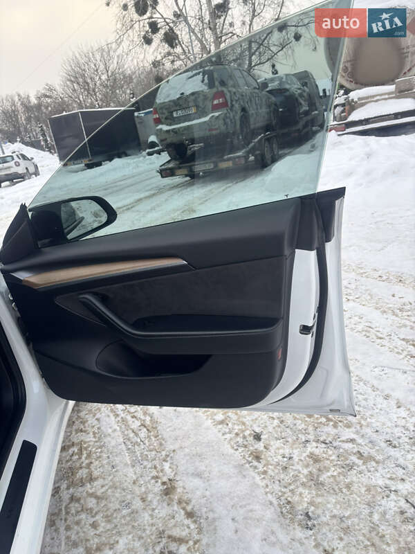 Седан Tesla Model 3 2021 в Житомире