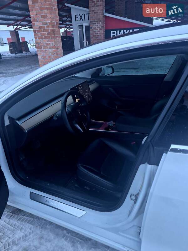 Седан Tesla Model 3 2019 в Львове фото 13 Седан Tesla Model 3 2019 в Львове