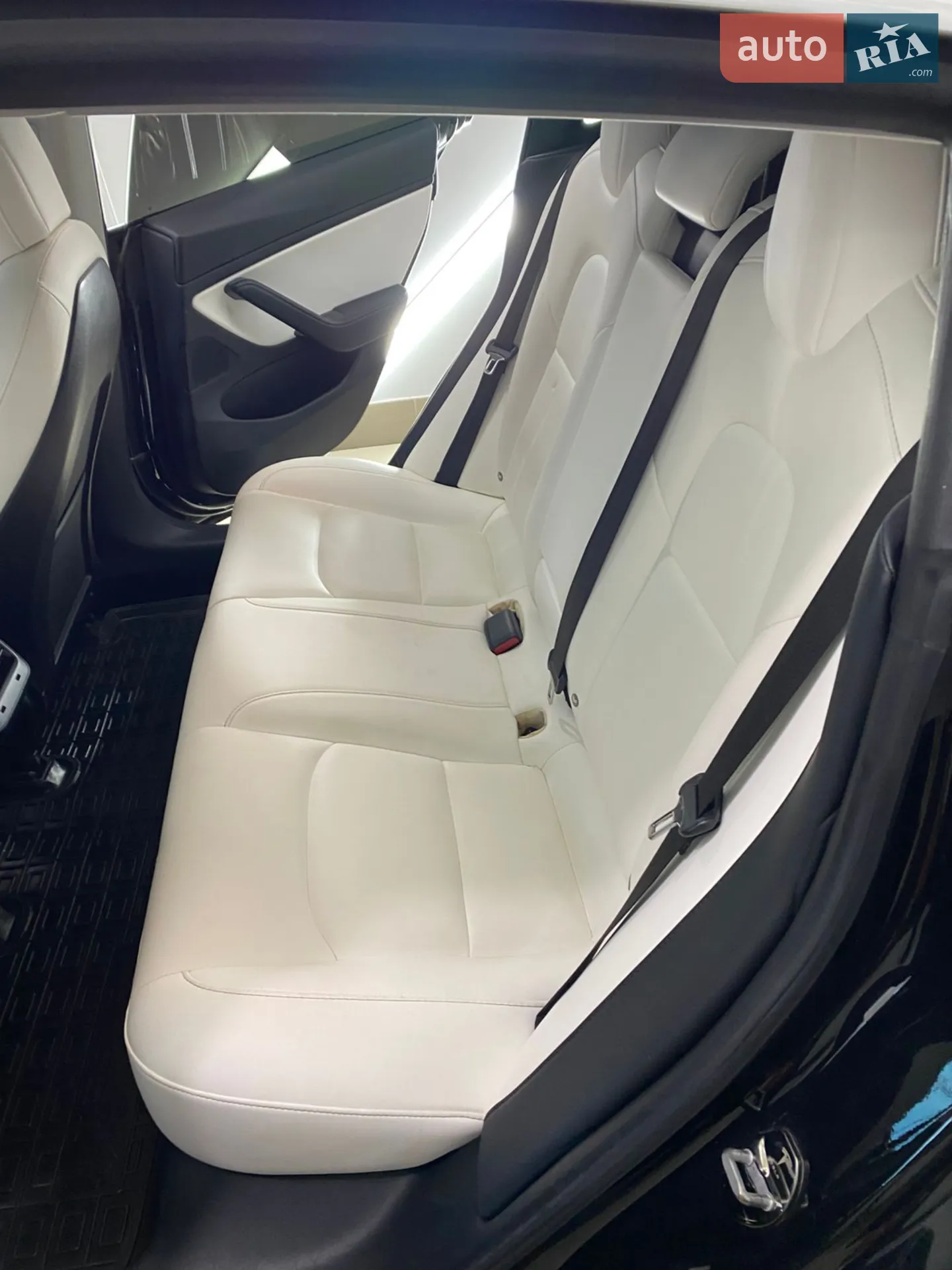 2018 Tesla Model 3 - мініатюра 10