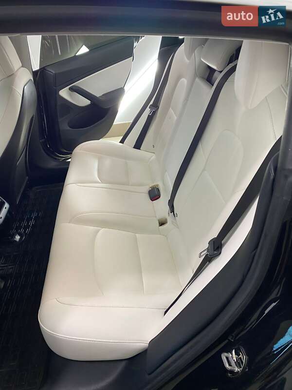 Седан Tesla Model 3 2018 в Одессе