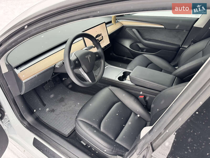 Седан Tesla Model 3 2023 в Дніпрі