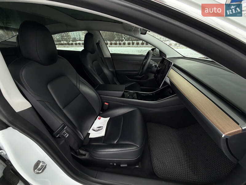 Седан Tesla Model 3 2020 в Запорожье