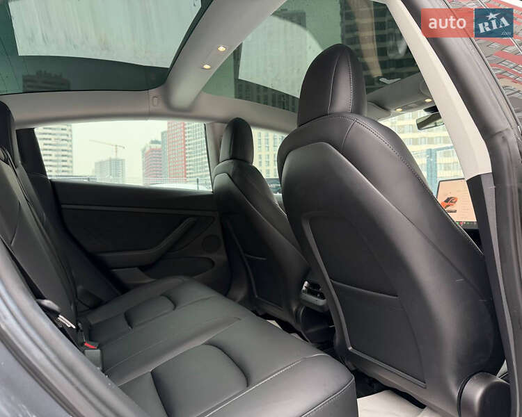 Седан Tesla Model 3 2022 в Киеве