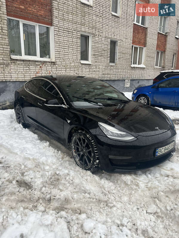 Tesla Model 3 2019