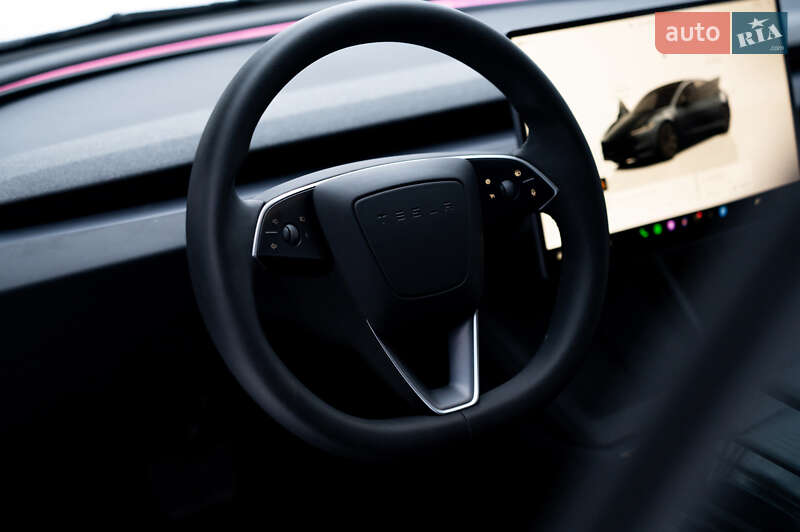 Седан Tesla Model 3 2025 в Львове