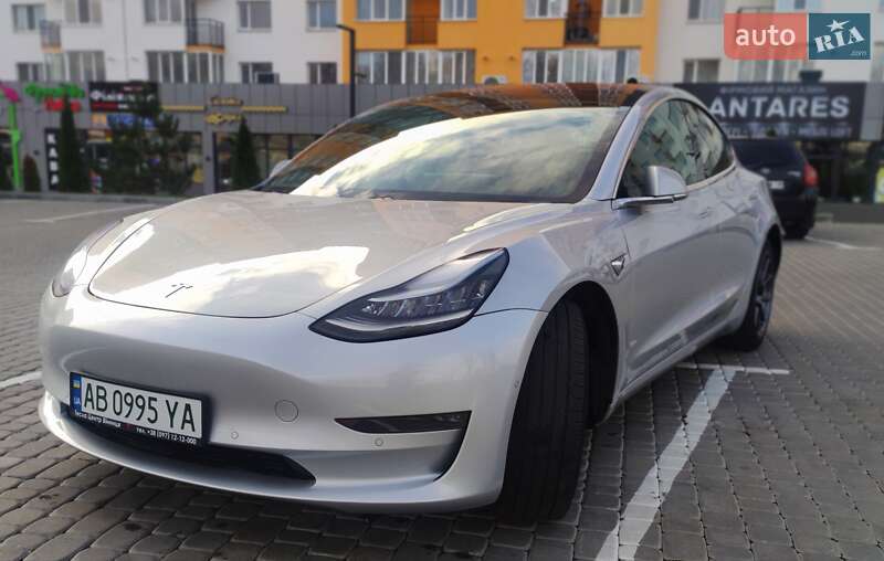 Седан Tesla Model 3 2018 в Вінниці