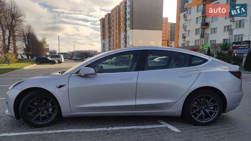 Седан Tesla Model 3 2018 в Вінниці