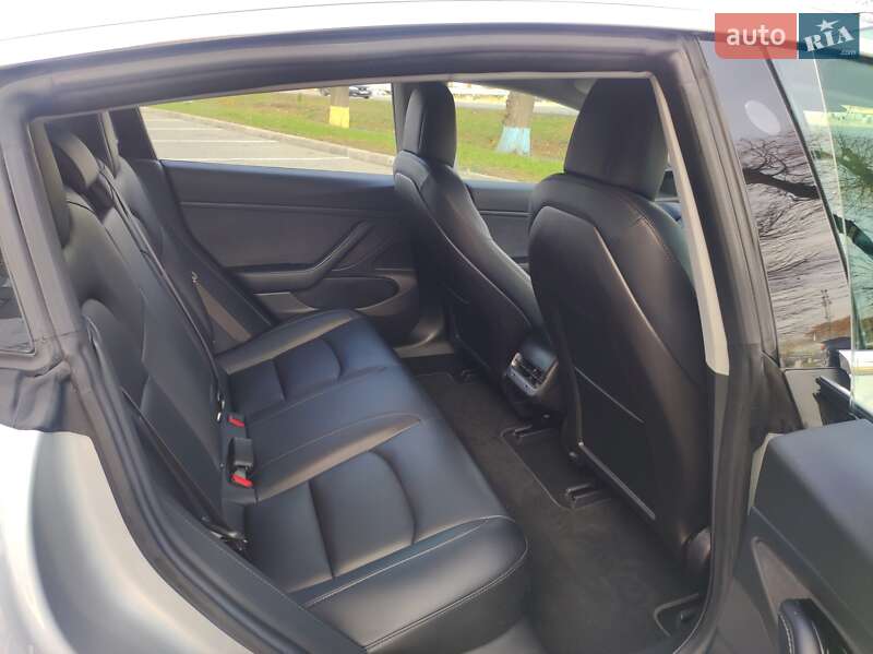 Седан Tesla Model 3 2018 в Вінниці