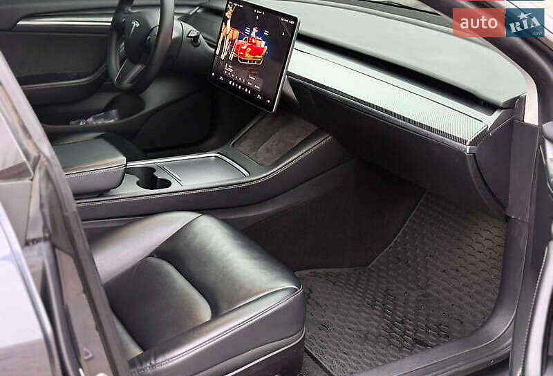 Седан Tesla Model 3 2023 в Одессе