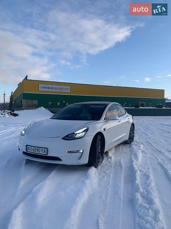 Седан Tesla Model 3 2018 в Мукачевому
