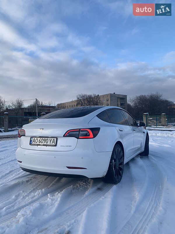 Седан Tesla Model 3 2018 в Мукачевому