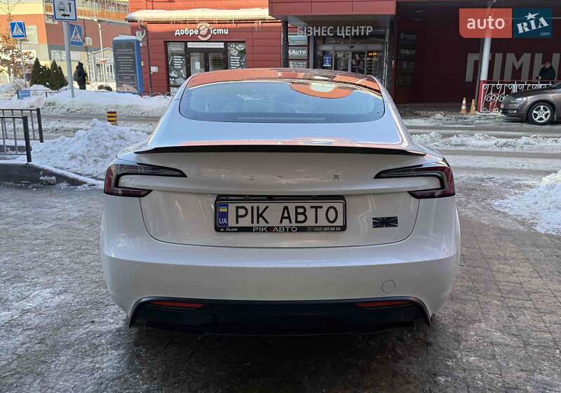 Седан Tesla Model 3 2024 в Львові