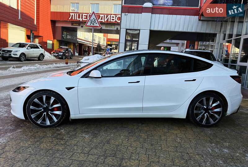 Седан Tesla Model 3 2024 в Львові