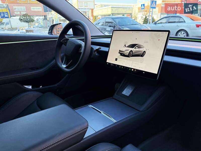 Седан Tesla Model 3 2024 в Львові