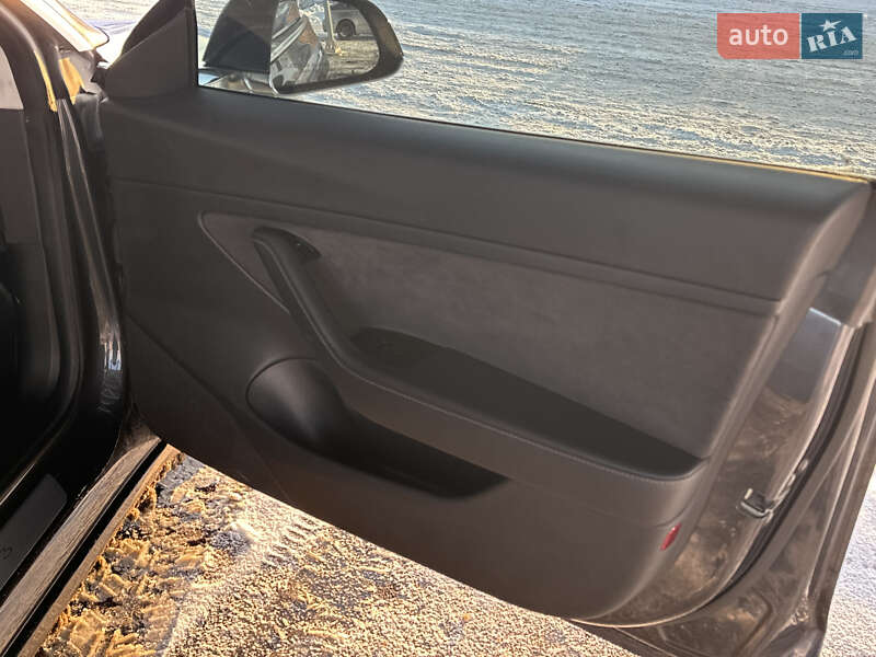 Седан Tesla Model 3 2018 в Киеве фото 30 Седан Tesla Model 3 2018 в Киеве