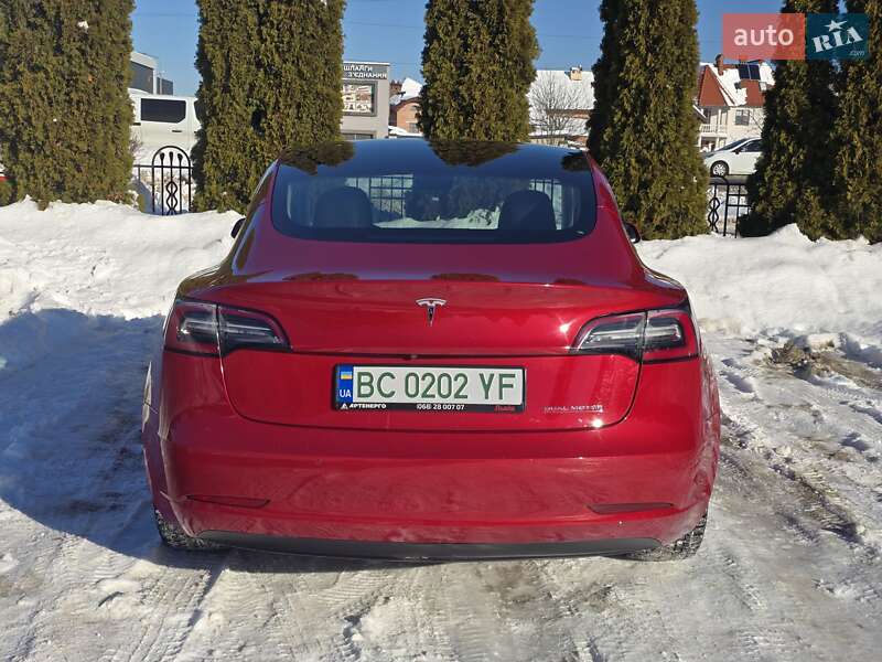 Седан Tesla Model 3 2019 в Львові