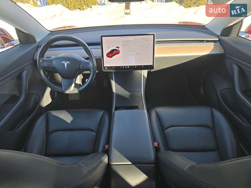 Седан Tesla Model 3 2019 в Львові