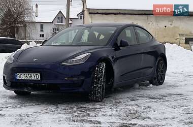 Седан Tesla Model 3 2022 в Дрогобичі