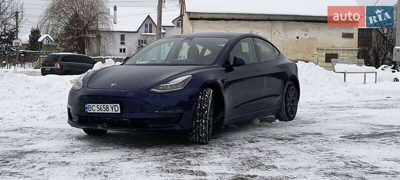 Седан Tesla Model 3 2022 в Дрогобичі