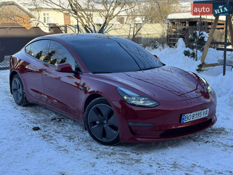 Седан Tesla Model 3 2021 в Ивано-Франковске