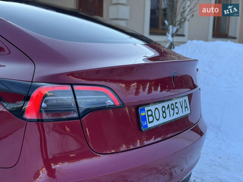 Седан Tesla Model 3 2021 в Ивано-Франковске