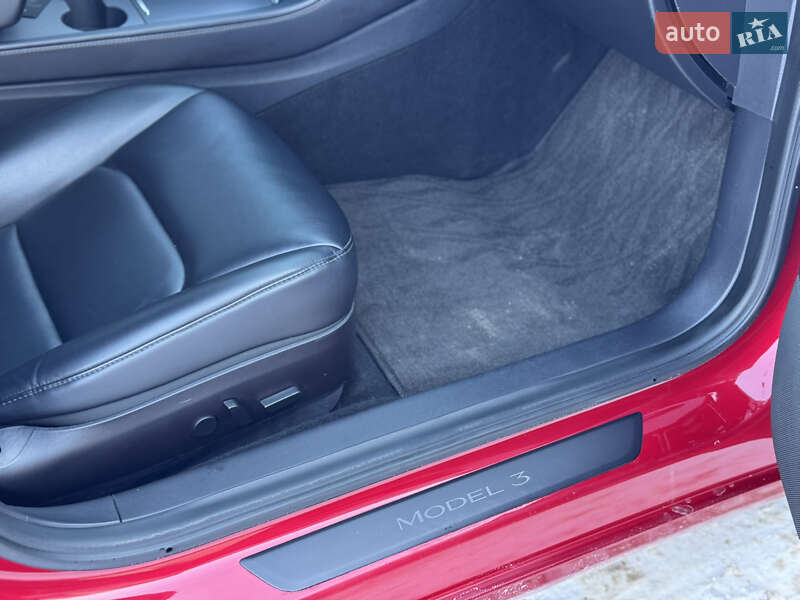 Седан Tesla Model 3 2021 в Ивано-Франковске