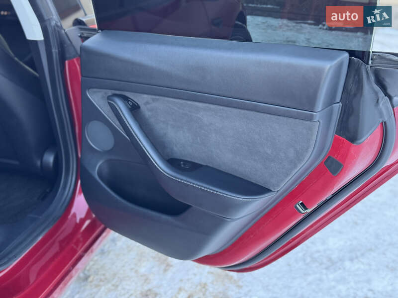 Седан Tesla Model 3 2021 в Ивано-Франковске