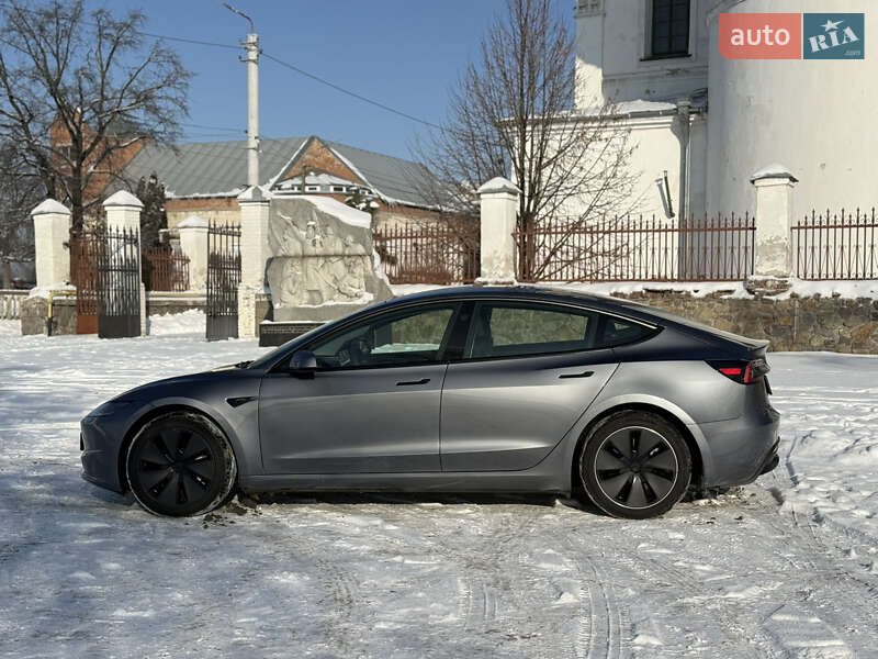 Седан Tesla Model 3 2024 в Білій Церкві